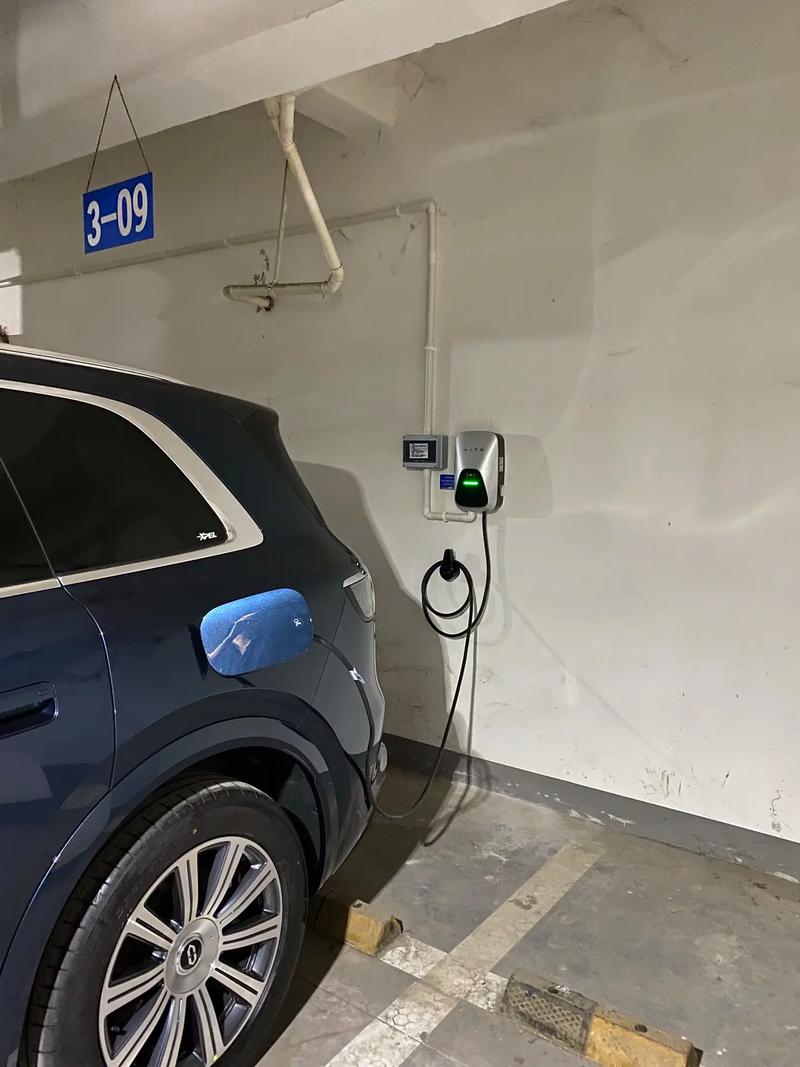 問界m9,原廠充電樁#充電樁 #充電樁安裝